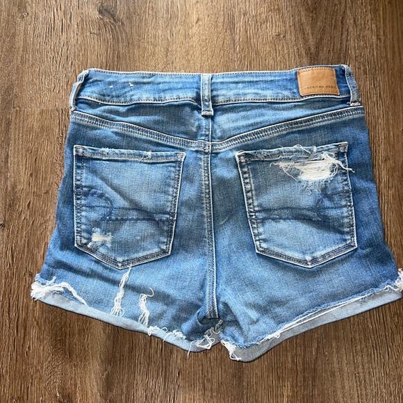 Women’s American Eagle high rise shorts - Picture 6 of 9
